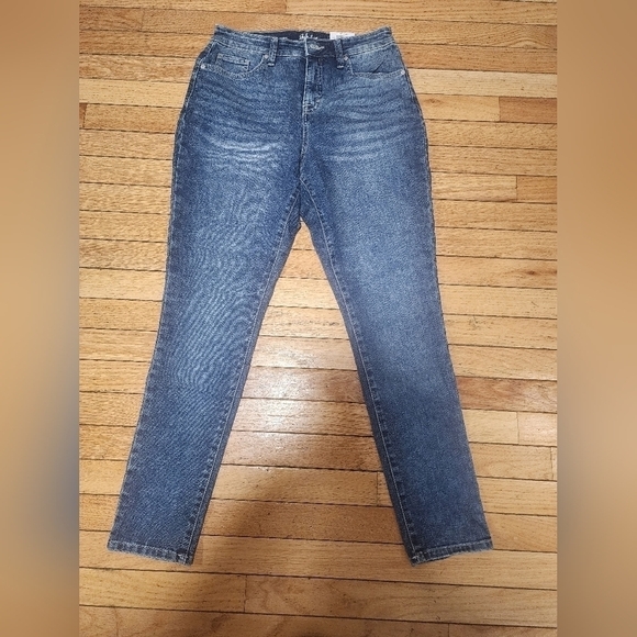 STYLE & CO Women's High Rise Curvy Skinny Jeans - Picture 1 of 4